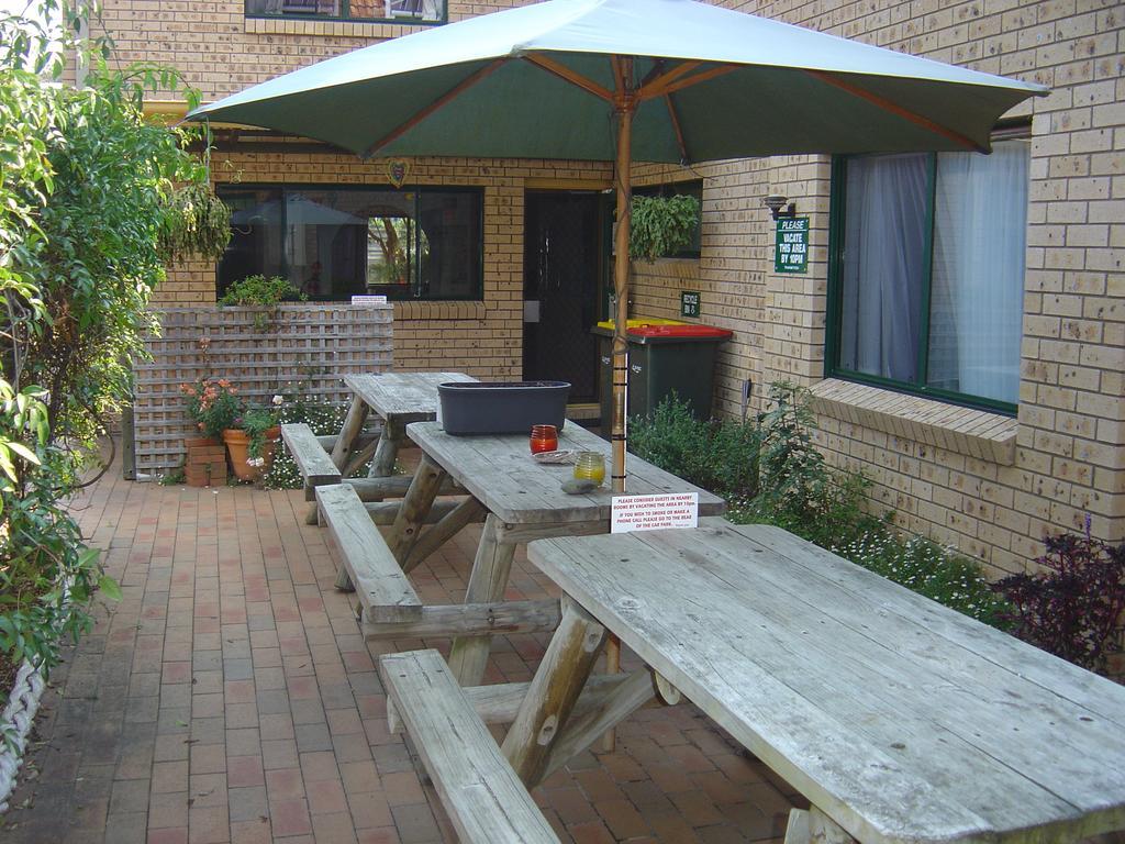 Wandarrah Lodge Hostel Merimbula Exterior photo